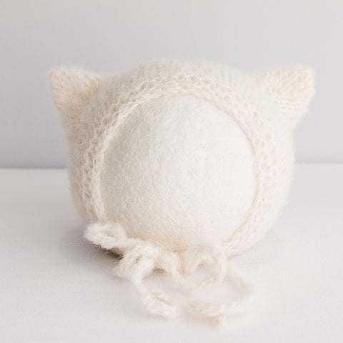 Newborn Alpaca Kitten Knit Bonnet: Off White