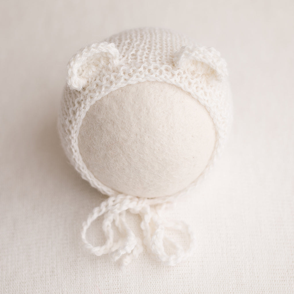 Newborn Prop Knitted Bear Bonnet - White