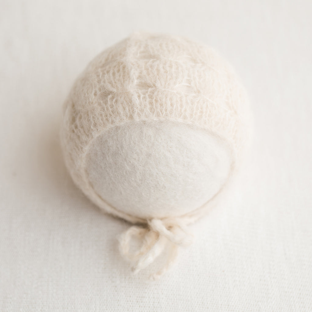 Newborn Alpaca Patterned Bonnet: Off White